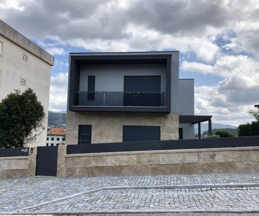 Habitação unifamiliar em Alpendorada