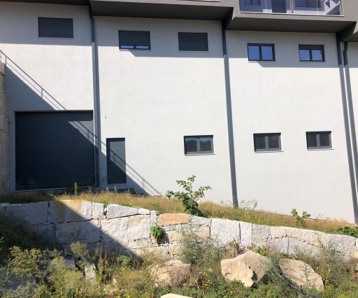 Armazém em Alpendorada