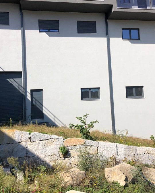 Armazém em Alpendorada