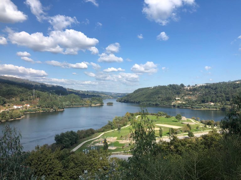 Lote na urbanização Bela Vista